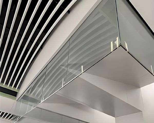 安宁玻璃安宁挡烟垂壁 安宁玻璃安宁挡烟垂壁