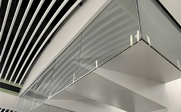 安宁玻璃挡烟垂壁