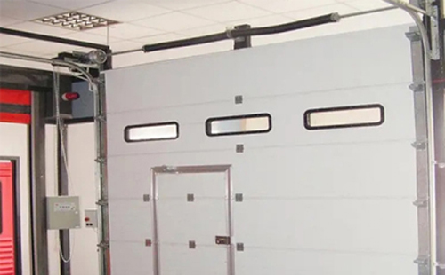 安宁工业提升门的安装方法