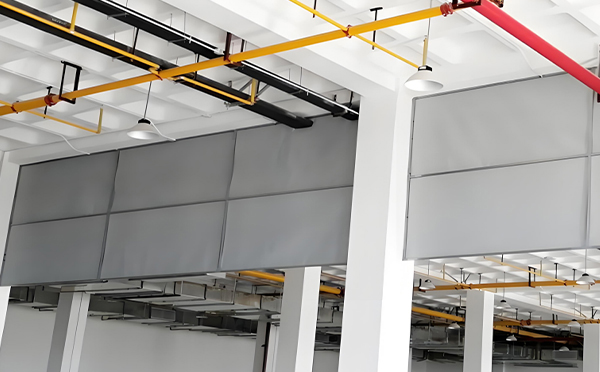 商场防烟分区常闭节点：安宁挡烟垂壁高度与控制器接线图解