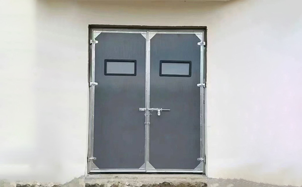 安宁工业门在高温作业区域的运行表现